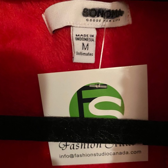 Beautiful Velvet Robe - Picture 2 of 2